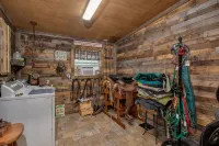 Green Acres Barn Apartment...sleeps 2 comfortably but will sleep 4. - Apartments