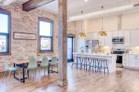Luxurious Downtown Owosso Loft - Wifi