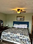 McDaniel's Misty Blue ~ Cozy & Quaint Cabin w/ Exceptional Smoky Mountain Views - Mountain view