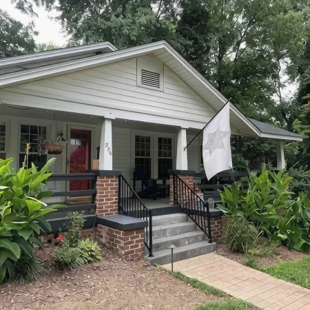 Cozy 2-bedroom bungalow in lovely Winston-Salem