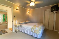Keene Kottage 1890!! Waterfront in the High Peaks! - Wifi