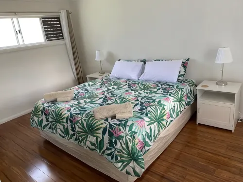 Wamberal/Terrigal Beach is a 10-15 Min Walk or 4 Minute Drive Away.*New Fast Nbn - Wifi
