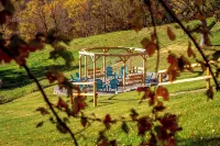ROSELAWN RETREAT: Firepit, Gameroom, Views! Huge Gorgeous home 5 mins to the Ark - 4-Star