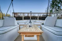 Historic Charming Boat in Downtown Harbor - 3-Star