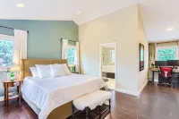 Stunning Family-Friendly Home with Pool! 10-Min to CU Campus & Downtown - 4 étoiles