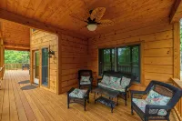 Dream Mtn Hideaway! Hot Tub+Fire Pit+Grill, WiFi, Hiking, Nearby Avl & Blk Mtn! - Feriehus