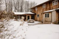 Cheerful Family Manor- Sleeps 25 w/hot tub and private pool in Amish Country - 5 Sao