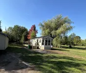 Cozy Park Model minutes from many of UPs popular attractions & UTV/ATV Snow Trls - 2-Star