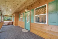 Mountain-side Cabin with hot tub on 4 acres! - 4つ星