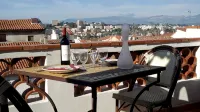 Located in Old Antibes, 2 Steps from Shops, Sleeps 2 to 3 - Condos