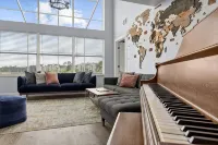 Splendid Lake View Villa with Heated Pool/Spa Near Disney - Wifi