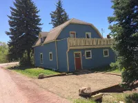 Downtown Main St.  Views of the Cumbres pass. Walk to the train, shops & dining. - WiFi