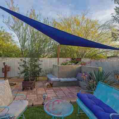 Artsy Historic Downtown 2BR w large backyard & private Salt Water Spa Pool Hotel Exterior