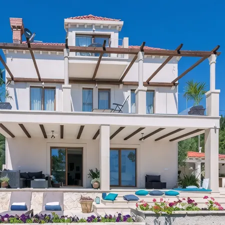 Luxury Villa Dolce Vita with Pool