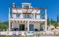 Luxury Villa Dolce Vita with Pool -  Casas de vacaciones