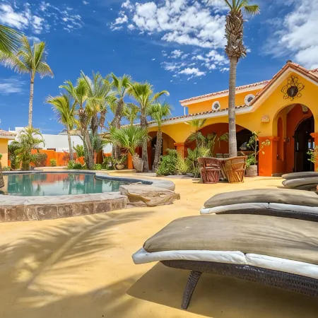 Beachfront Estate Sleeps 12! Walk Everywhere in Los Barriles with Pool & Spa
