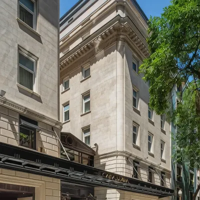 Casa Lucia Melia精選飯店 英人紀念鐘塔附近的飯店