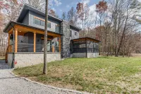 3-Br Luxury Home with Hot Tub & Arcade Games - 3-Star