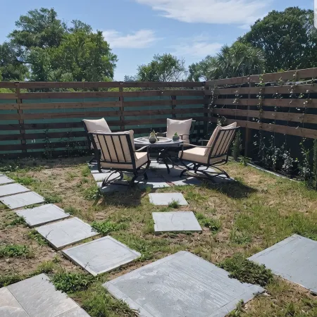 Hideaway Haven: Cozy studio with WiFi, AC in charming Largo