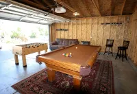 The Traveler's House-Central to All, Hilltop, Hot Tub, Gameroom, Firepit, Skiing - 3-Star