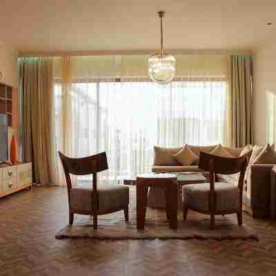 Sahara Lake View Residence, 2BDR by Kennah Others