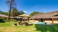 Hoyohoyo Chartwell Lodge - Pools