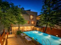 Hotel Marigold with Swimming Pool by SAH - Airport Shuttle
