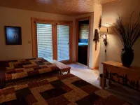 Ski In/Ski Out, 3 BR/3BA  Condo, Hot Tub, Fireplace in Big Sky Mountain Village - バルコニー