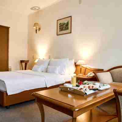 Voznesenskiy Hotel Rooms