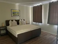 Renoviertes Ferienhaus 115 qm, mit Ganzjährig Beheiztem Innenpool 28 C und Spa - Wifi
