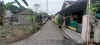 K Adventure Homestay - parking