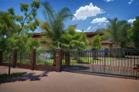 Park Living Guesthouse - Pensions