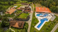 Hotel Fazenda Dona Francisca - بار