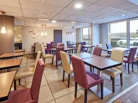 Kyriad Direct Auxerre - Appoigny - parking