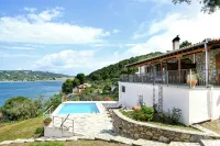 Villa With Private Pool in Front of the Sea - 20 meters from the sea. - Villas