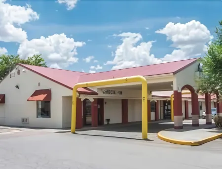 Days Inn by Wyndham Gallup