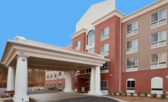 Holiday Inn Express & Suites Raleigh SW NC State