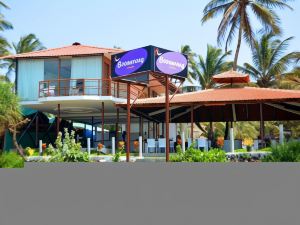 Boomerang Beach Resort