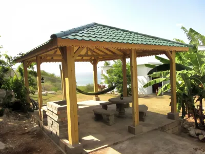 Sunshine Lodge: Your Home Away from Home Các khách sạn ở Corral Spring