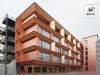 4 Monkeys Hotel Отели рядом с достопримечательностью «Дворец Дусит»