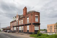 Dusties Hotel Hotels near Clifton Park
