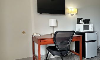 Travelodge by Wyndham Lincoln South - Housity