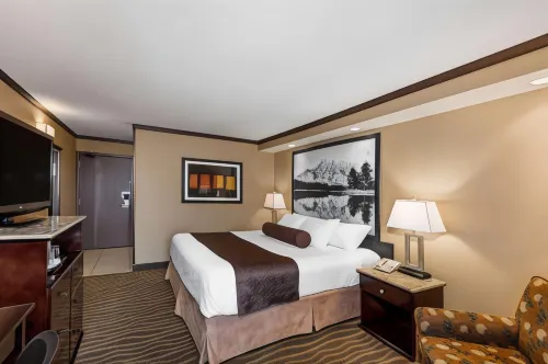Siding 16 Lodge Hotels in Wetaskiwin