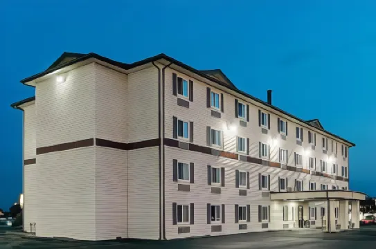 Super 8 by Wyndham Springfield East