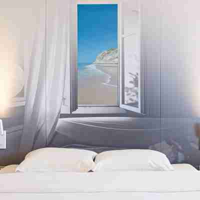 B&B Hotel Calais Centre St Pierre Rooms
