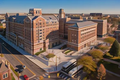 Graduate by Hilton Ann Arbor Hotels near University of Michigan - North Campus