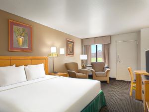 Travelodge by Wyndham Wellington KS