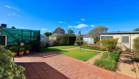 Charles Rasp Motor Inn & Cottages