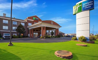 Holiday Inn Express & Suites Okmulgee