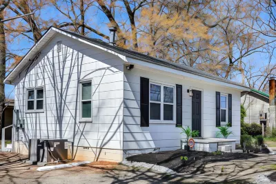 Updated Jamestown Home - 5 Mi to Hpu!